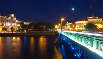 На торговых улицах Петербурга зафиксирован небольшой рост вакантности На торговых улицах Петербурга зафиксирован небольшой рост вакантности