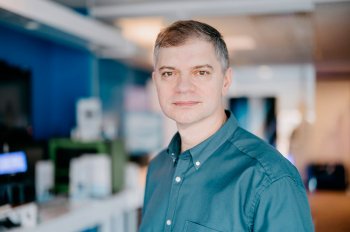 Владимир Слинько, Intel: о «цифровом магазине», о технологиях и о любопытстве, которое ускоряет их внедрение Владимир Слинько, Intel: о «цифровом магазине», о технологиях и о любопытстве, которое ускоряет их внедрение