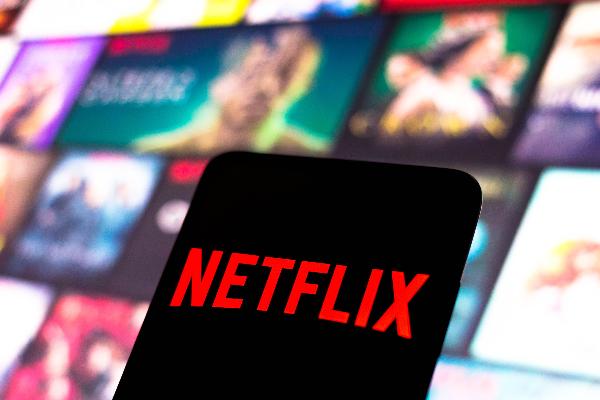 Netflix запретил бесплатно делиться аккаунтами Netflix запретил бесплатно делиться аккаунтами