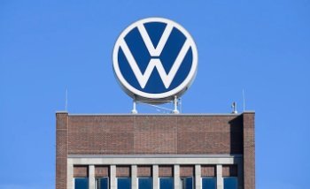 Volkswagen сократит в Германии 50 тыс. сотрудников Volkswagen сократит в Германии 50 тыс. сотрудников