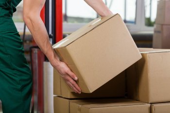 Астраханские таможенники изъяли более 7,5 тонн незадекларированных товаров Астраханские таможенники изъяли более 7,5 тонн незадекларированных товаров