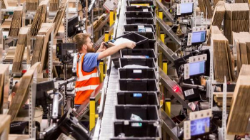 Amazon наймёт более 50 тысяч сотрудников в ближайшие месяцы Amazon наймёт более 50 тысяч сотрудников в ближайшие месяцы