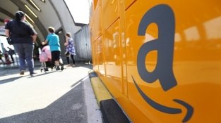 Amazon тестирует такси для доставки посылок Amazon тестирует такси для доставки посылок