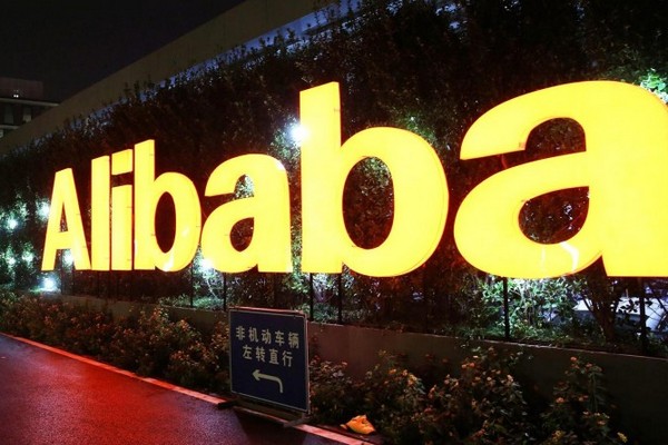 Alibaba инвестировала $3 млрд в сервис доставки продуктов