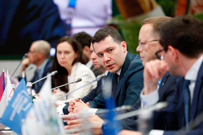 Антон Алиханов заявил о необходимости запрета вейпов Антон Алиханов заявил о необходимости запрета вейпов