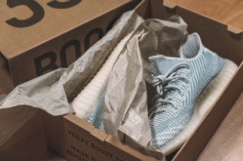 Adidas продал последнюю пару кроссовок Yeezy Adidas продал последнюю пару кроссовок Yeezy
