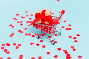 Стоит ли делать спецпредложения к 14 февраля и чем заменить этот праздник? Стоит ли делать спецпредложения к 14 февраля и чем заменить этот праздник?