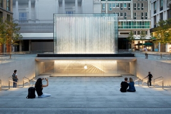 Apple Store открыла флагман в Милане Apple Store открыла флагман в Милане