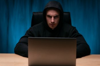 Эксперты зафиксировали резкий всплеск DDoS-атак на ритейл в преддверии Новым годом Эксперты зафиксировали резкий всплеск DDoS-атак на ритейл в преддверии Новым годом