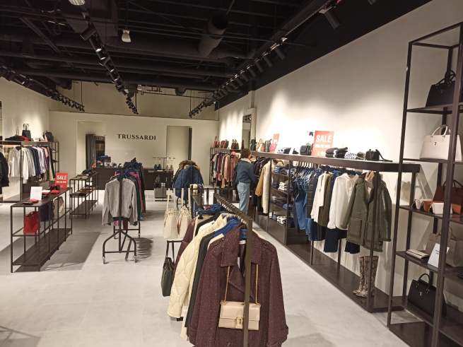 В российских ТЦ продолжают открываться магазины иностранных марок под новыми вывесками В российских ТЦ продолжают открываться магазины иностранных марок под новыми вывесками