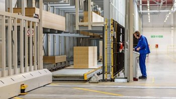 На бывших фабриках IKEA в Тихвине и Вятке выпустили более 250 наименований мебели На бывших фабриках IKEA в Тихвине и Вятке выпустили более 250 наименований мебели