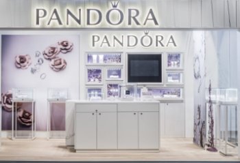 Бывшего дистрибутора ювелирного бренда Pandora готовят к банкротству Бывшего дистрибутора ювелирного бренда Pandora готовят к банкротству