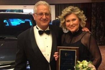 AmCham признала генерального директора «Мэри Кэй» Россия Аллу Соколову бизнес-персоной года AmCham признала генерального директора «Мэри Кэй» Россия Аллу Соколову бизнес-персоной года