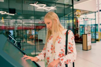 Новый клиентский опыт в офлайне: технологии для ритейла 2024-2027 Новый клиентский опыт в офлайне: технологии для ритейла 2024-2027