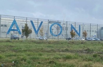 «Арнест ЮниРусь» и Faberlic будут совместно развивать бренд Avon «Арнест ЮниРусь» и Faberlic будут совместно развивать бренд Avon