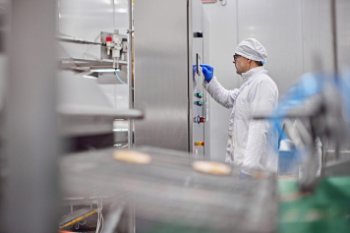 «Мираторг» опроверг информацию о сальмонелле в окорочках «Мираторг» опроверг информацию о сальмонелле в окорочках