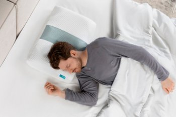 Можно не храпеть? Как сложная тема привела «Аскону» к созданию «антихрап-подушки» Можно не храпеть? Как сложная тема привела «Аскону» к созданию «антихрап-подушки»