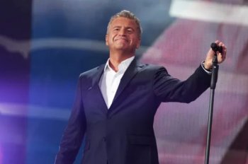 Леонид Агутин зарегистрировал компанию «На сиреневой луне» Леонид Агутин зарегистрировал компанию «На сиреневой луне»