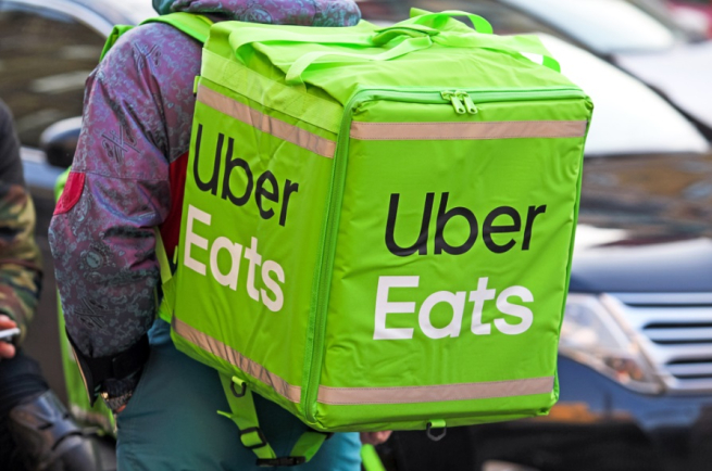 Uber Eats превращает курьеров в персональных покупателей Uber Eats превращает курьеров в персональных покупателей