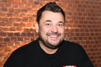 Солист «Руки Вверх» стал совладельцем магазина одежды Nuw Store Солист «Руки Вверх» стал совладельцем магазина одежды Nuw Store