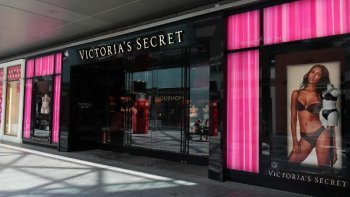 Victoria's Secret не продадут, а сделают отдельной компанией Victoria's Secret не продадут, а сделают отдельной компанией