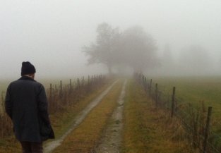 Человек дождя: как шведский бренд плащей заработал миллионы на меланхолии Человек дождя: как шведский бренд плащей заработал миллионы на меланхолии