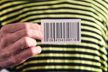 Новый этап маркировки одежды в 2024 году: как действовать российским компаниям и импортёрам Новый этап маркировки одежды в 2024 году: как действовать российским компаниям и импортёрам