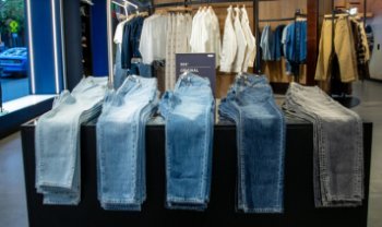 Levi's досрочно прекратил правовую защиту бренда Dockers в РФ Levi's досрочно прекратил правовую защиту бренда Dockers в РФ
