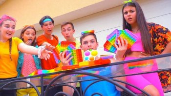 Wildberries: Поп ит и симпл димпл стали хитами продаж Wildberries: Поп ит и симпл димпл стали хитами продаж