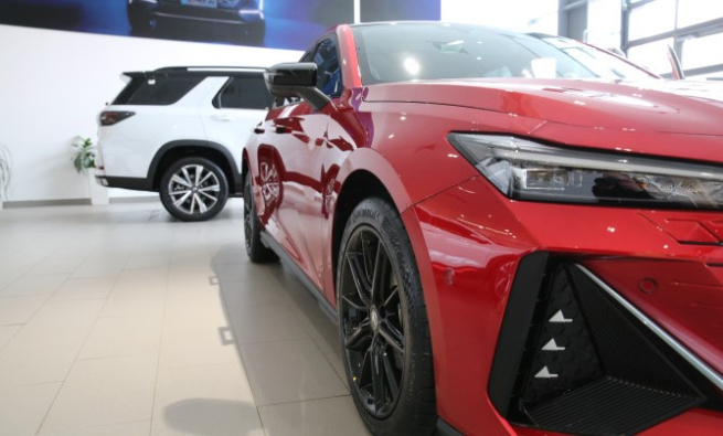 Китай увеличил поставки легковых автомобилей в РФ на 35,4% Китай увеличил поставки легковых автомобилей в РФ на 35,4%