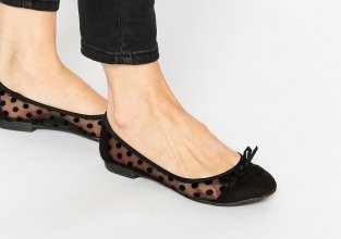 Летящей походкой: 10 стильных пар балеток со скидками Летящей походкой: 10 стильных пар балеток со скидками