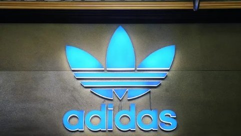 Обновленные магазины Adidas в России перезапустят весной