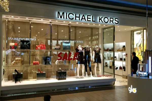 Michael Kors остановил поставки товаров в Россию Michael Kors остановил поставки товаров в Россию