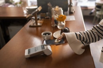 В 2025 году средний чек чаевых в РФ вырос почти на 9% В 2025 году средний чек чаевых в РФ вырос почти на 9%