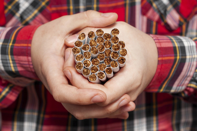 В РФ введут лицензирование розничной торговли табачными изделиями В РФ введут лицензирование розничной торговли табачными изделиями