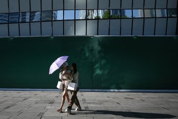 А что в Китае? Аномальная жара, бойкот японской косметике, неосторожное слово Байдена и битва люксовых брендов за звездных спортсменов А что в Китае? Аномальная жара, бойкот японской косметике, неосторожное слово Байдена и битва люксовых брендов за звездных спортсменов