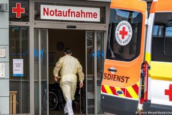 «Это катастрофа для рождественской торговли»: в Германии начали пускать посетителей в магазины по Covid паспорту «Это катастрофа для рождественской торговли»: в Германии начали пускать посетителей в магазины по Covid паспорту