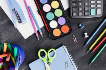 Маркетплейсы продолжают вытеснять офлайн-формат с рынка канцелярских товаров Маркетплейсы продолжают вытеснять офлайн-формат с рынка канцелярских товаров