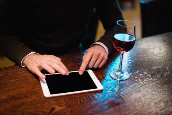 Минфин раскрыл планы по регулированию онлайн-продаж алкоголя