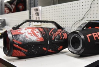 В Подмосковье запустили сборку портативных колонок под брендом «Гагарин» В Подмосковье запустили сборку портативных колонок под брендом «Гагарин»