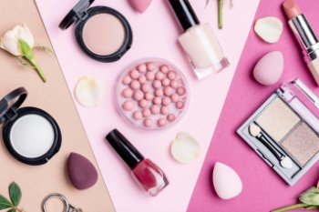 Мать блогера Лерчек зарегистрировала косметический бренд в России Мать блогера Лерчек зарегистрировала косметический бренд в России