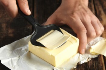 В России резко сократились продажи сливочного масла В России резко сократились продажи сливочного масла