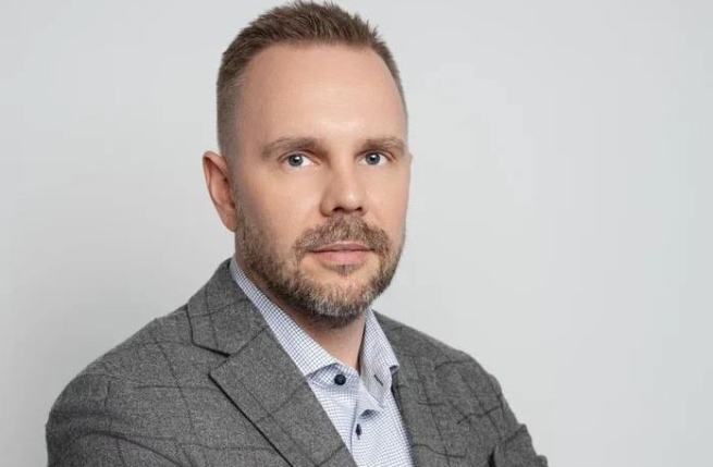 Бывший топ-менеджер сети дискаунтеров «В1» возглавил маркетинг в «585 Золотой» Бывший топ-менеджер сети дискаунтеров «В1» возглавил маркетинг в «585 Золотой»