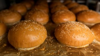 «Таврос» стал владельцем производителя булок для Burger King «Таврос» стал владельцем производителя булок для Burger King