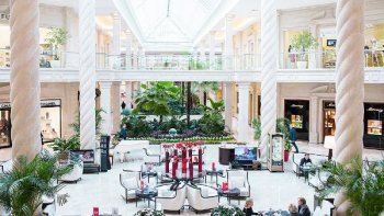 Посещаемость ТЦ Crocus Group после закрытия магазинов западных брендов упала на 20-30% Посещаемость ТЦ Crocus Group после закрытия магазинов западных брендов упала на 20-30%