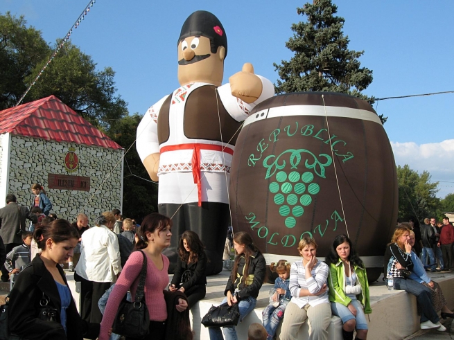 Россия введет пошлины на вино и другие продукты из Молдовы
