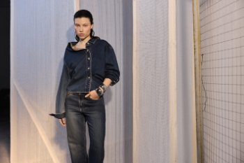 «Яндекс Фабрика» выпустила первую коллекцию одежды из денима под своим брендом «Яндекс Фабрика» выпустила первую коллекцию одежды из денима под своим брендом