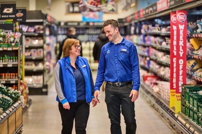 Aldi запустил рождественский набор персонала Aldi запустил рождественский набор персонала
