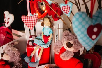 Украшение настенное «Лось», или что не так с «Красным кубом» Украшение настенное «Лось», или что не так с «Красным кубом»