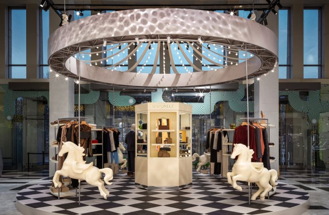 12 STOREEZ открыл поп-ап точку в атриуме универмага «Цветной» (ФОТО) 12 STOREEZ открыл поп-ап точку в атриуме универмага «Цветной» (ФОТО)